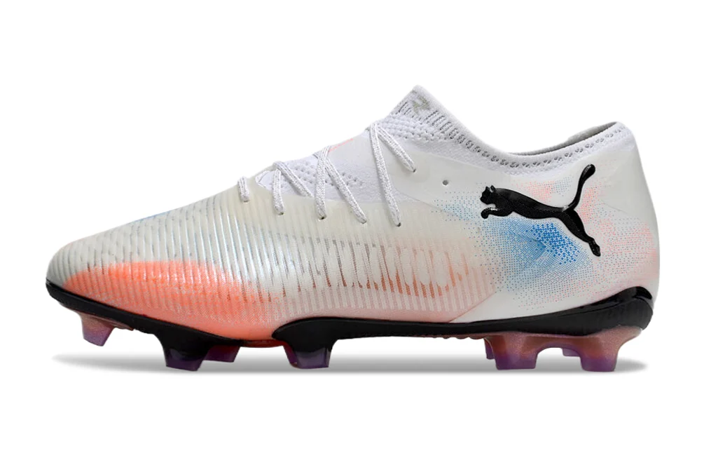 Chuteira Puma Future 8 Ultimate Low Campo FG - Branco/Preto/Rosa/Azul