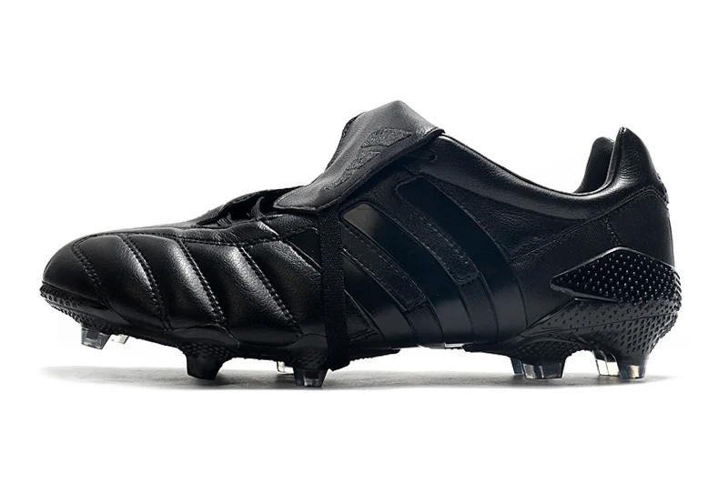 Chuteira Adidas Predator Mania FG Blackout